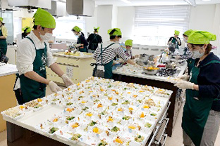 「このまち思い えがお食堂」4月の様子