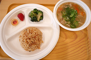 このまち思いえがお食堂4月